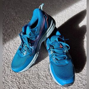 ASICS Gel-Venture 8 Women’s Trail Running Shoes – Size 9